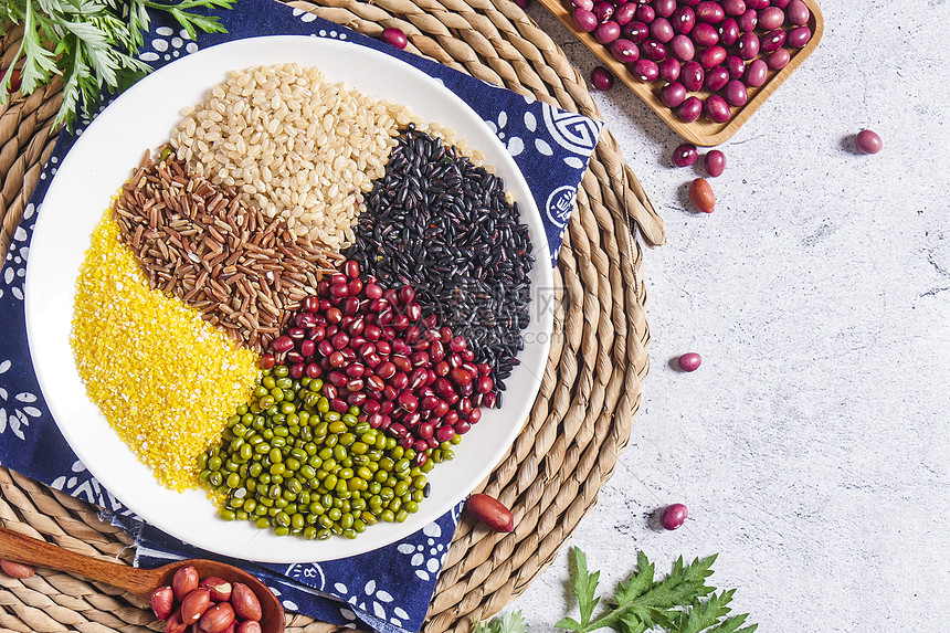 全球AI大模型迭代加快,中国开源生态蓬勃发展