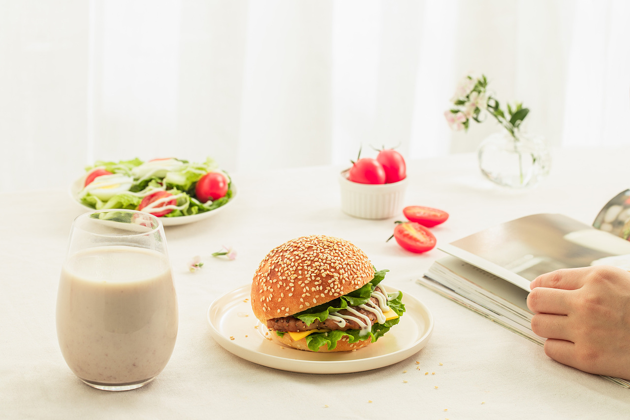 GGII:预计2025年上半年中国锂电池正极材料出货量达到210万吨 全年预计超过440万吨