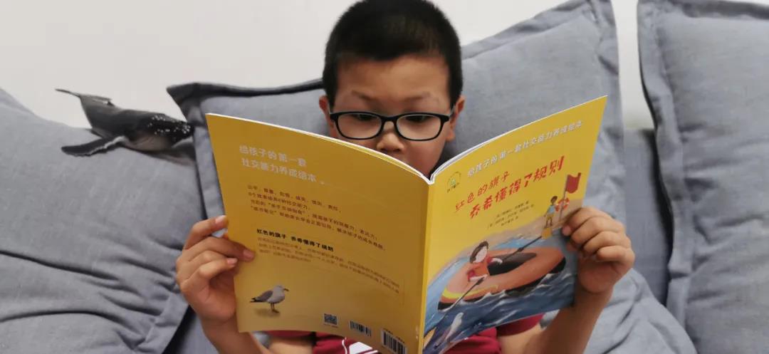 Counterpoint:2025年第二季度全球智能手机市场营收同比增长10% 首次突破1000亿美元