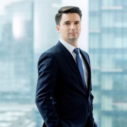 晶圆代工业务前景迷雾重重 英特尔(INTC.US)股价重挫超8% 凭空消失年内涨幅