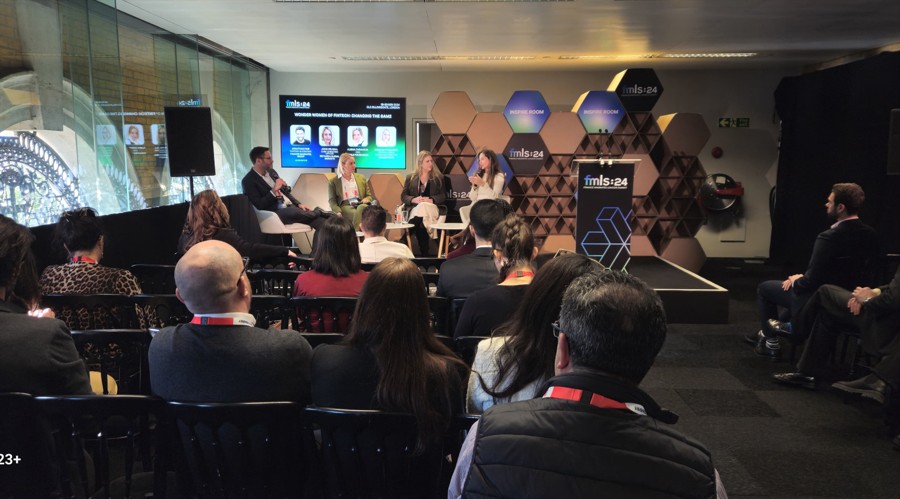 自治区党委老干部局到我市开展铸牢中华民族共同体意识座谈研讨暨“老书记初心讲堂”专题宣讲报告会